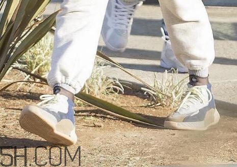 yeezy籃球鞋會發(fā)售嗎？yeezy籃球鞋實物曝光