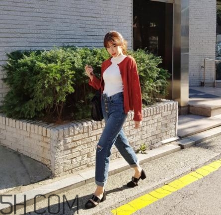 白色毛衣外套怎么搭配？白色毛衣配什么顏色外套？