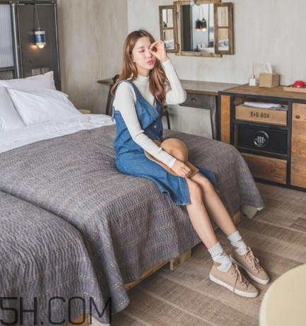 白色毛衣搭配什么裙子？白色毛衣搭配裙子圖片