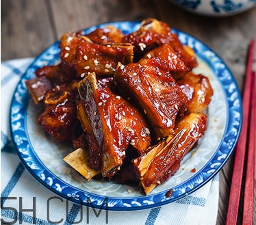 糖醋排骨醋什么時候放？糖醋排骨對身體有什么好處