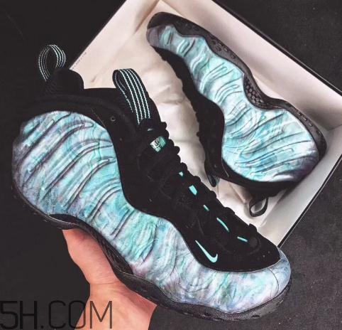 nike air foamposite one鮑魚噴實物什么樣？