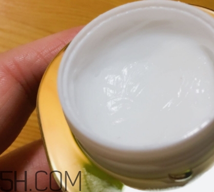 百雀羚肌初賦活系列怎么樣？百雀羚肌初賦活系列適合年齡