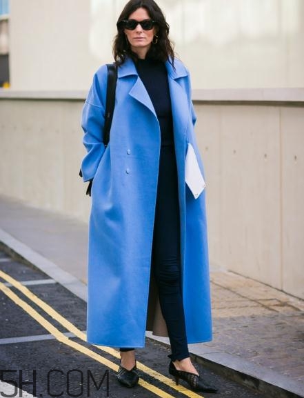 胸大的人適合穿什么衣服？胸大的女生穿什么衣服好看？