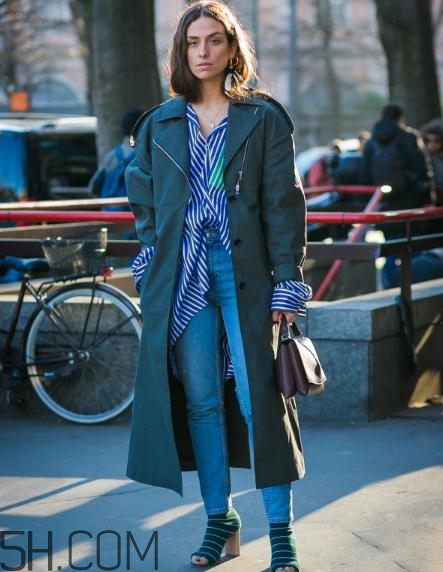 胸大的人適合穿什么衣服？胸大的女生穿什么衣服好看？