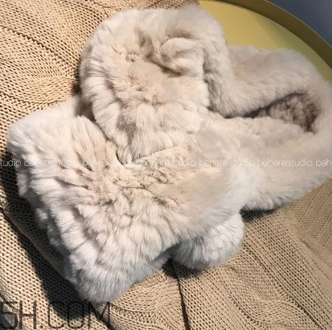 獺兔毛皮草掉毛嗎？獺兔毛皮草掉毛怎么辦？