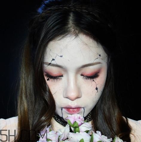 破碎娃娃妝怎么化？萬圣節破碎娃娃妝畫法教程