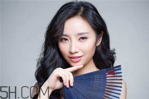 粉刺應該擦什么藥膏？粉刺應該用什么護膚品？
