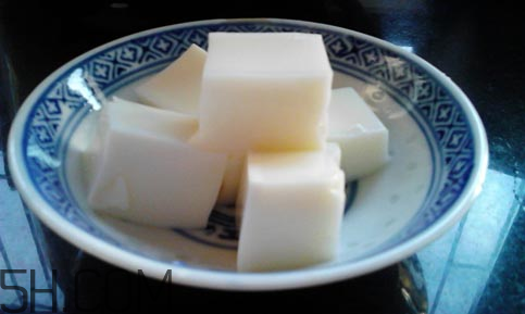 喝純牛奶喝多少合適？牛奶凍怎么做好吃？