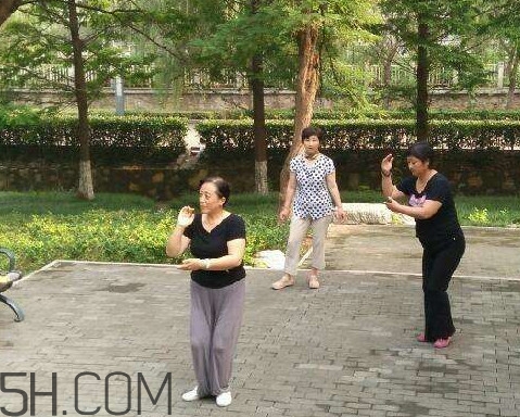 八段錦能治什么病？太極拳八段錦五禽戲哪一種最好