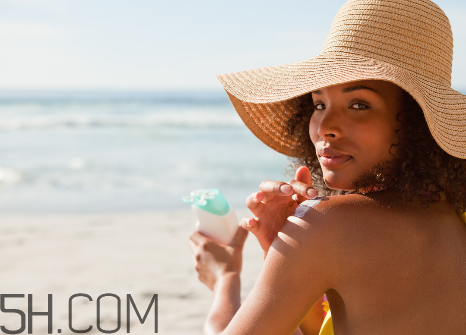 丸美防曬霜的價格是多少？spf50的防曬霜傷皮膚嗎？