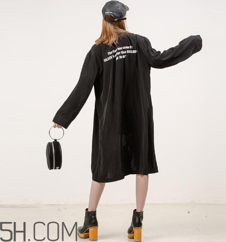 moussy的衣服怎么樣？moussy的外套很大嗎？