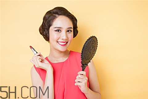 烤瓷牙為什么會出臭味？烤瓷牙為什么那么貴？