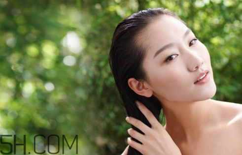 不同發質使用哪種精油好？護發素和護發精油的區別
