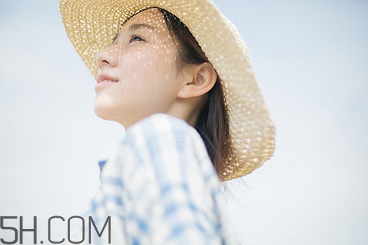 洗發(fā)水過敏的癥狀是什么？頭發(fā)毛躁怎么變得柔順光滑？