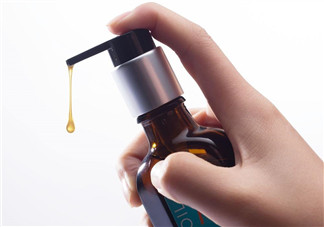 如何用精油護發？薰衣草精油護發怎么用？