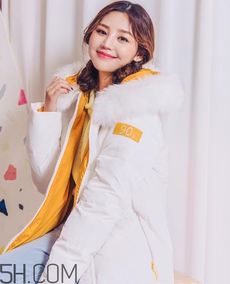 白色羽絨服發黃怎么洗白？白色羽絨服染色怎么能去掉？