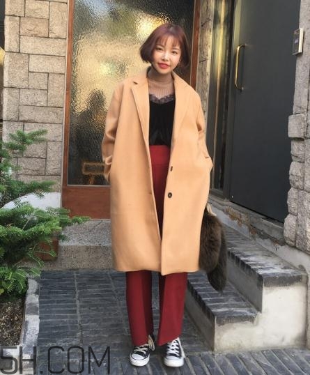 駝色內搭配什么外套？駝色內搭怎么搭配外套？
