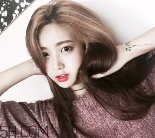 染發劑什么牌子最好？怎么延后補染頭發？