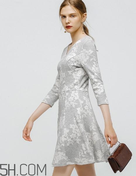 max co衣服貴嗎？max co衣服什么價位？