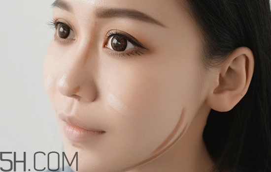 秋冬適合什么妝容？怎樣涂口紅好看？