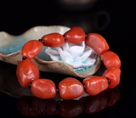 南紅瑪瑙會越戴越紅嗎？南紅瑪瑙會越戴越亮嗎？