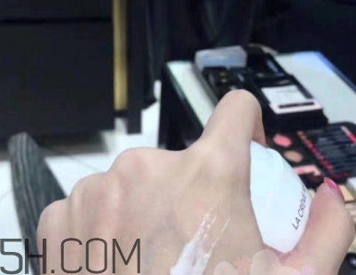 香奈兒la creme main護手霜怎么用？香奈兒鵝卵石護手霜評測