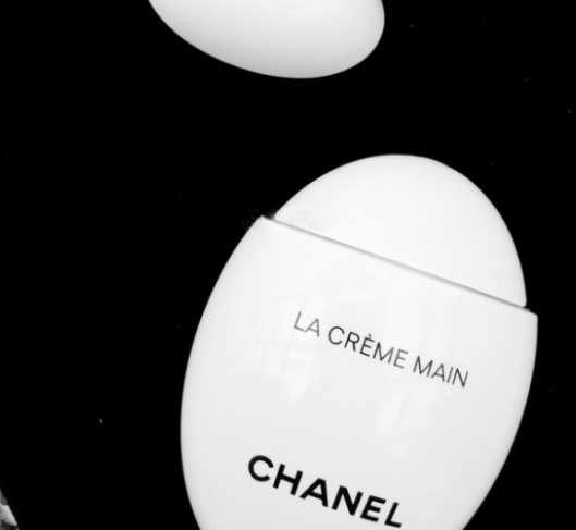 香奈兒la creme main護手霜怎么用？香奈兒鵝卵石護手霜評測