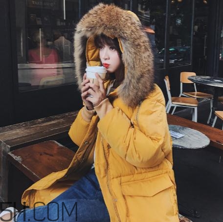 羽絨服用什么洗滌劑？洗羽絨服用洗衣粉還是洗衣液？