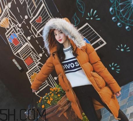 羽絨服用什么洗滌劑？洗羽絨服用洗衣粉還是洗衣液？