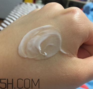 露得清身體乳怎么樣？露得清身體乳好用嗎？