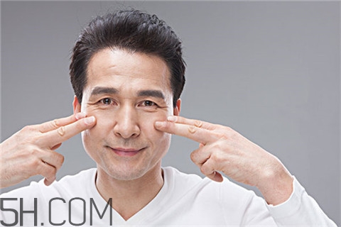 蕁麻疹為什么晚上嚴(yán)重？蕁麻疹為什么越抓越多？