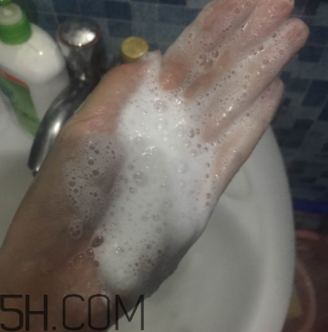 露得清綿密洗面奶怎么樣？露得清綿密洗面奶好用嗎？