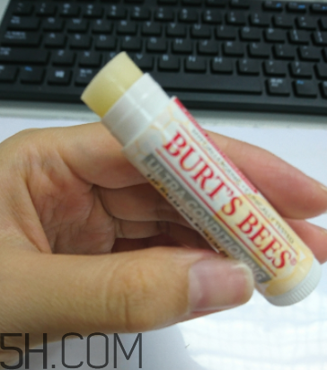 小蜜蜂細(xì)致修護(hù)唇膏怎么樣？好用嗎？