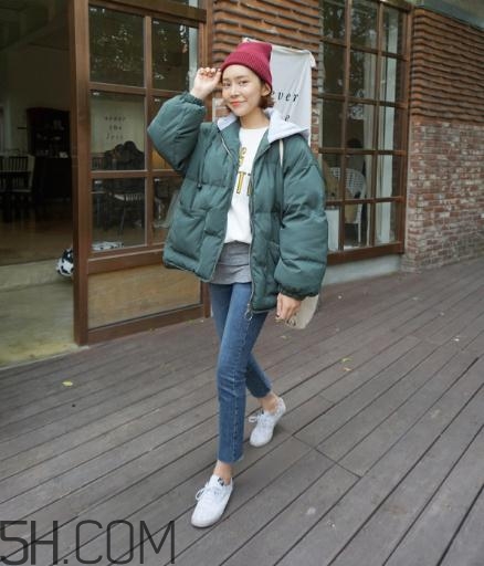 綠色羽絨服怎么搭配？綠色羽絨服搭配圖片