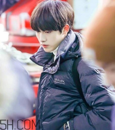 中戲羽絨服多少錢？中戲羽絨服怎么買？