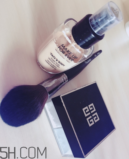 make up forever水粉霜好用嗎？make up forever水粉霜多少錢？