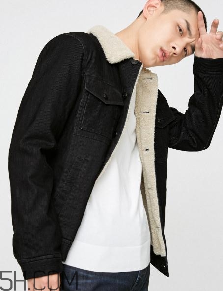燈芯絨衣服會縮水嗎？燈芯絨衣服粘毛嗎？