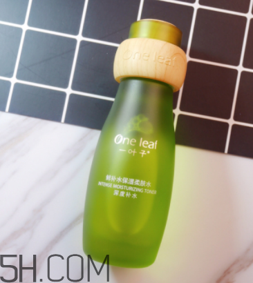 一葉子鮮補水柔膚水怎么樣？一葉子鮮補水柔膚水好用嗎？