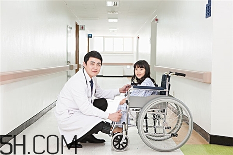 骨折用什么藥恢復快？骨折用什么中藥敷效果最好？