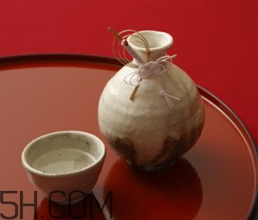 什么時候喝藥酒比較好？喝藥酒有什么禁忌？