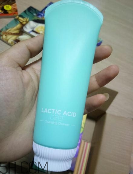 春紀洗面奶好用嗎？春紀潔面乳評測