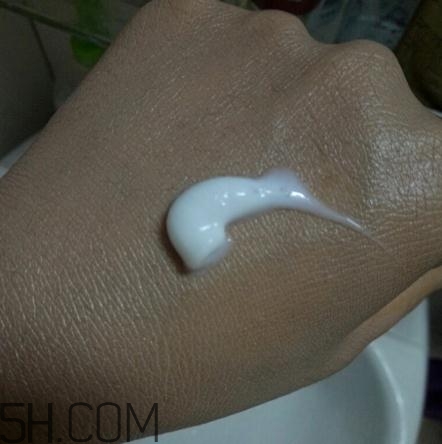春紀洗面奶好用嗎？春紀潔面乳評測