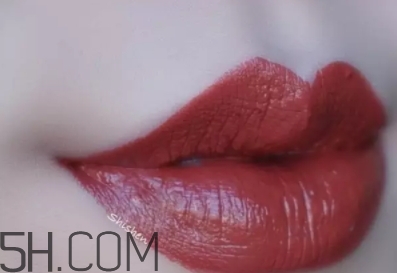 nars mona口紅顯白嗎？nars mona適合黃皮嗎？