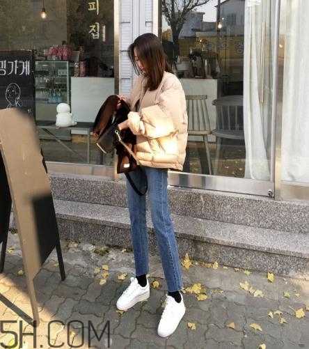 米色羽絨服怎么搭配？米色羽絨服搭配圖片