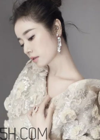 奶油杏色口紅適合什么人？奶油杏子色口紅適合黃皮嗎？