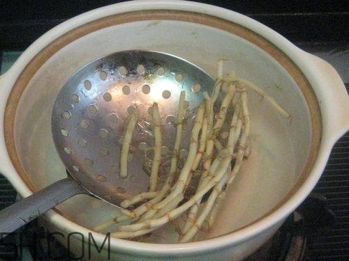 愛長痘吃什么食物好？愛長痘的食物禁忌有哪些？
