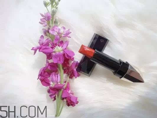 涂口紅前用bb打底可以嗎？最近比較火的口紅品牌有哪些？