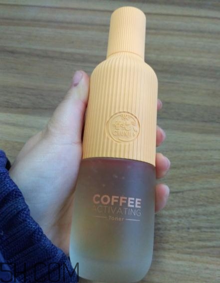 春紀咖啡煥膚菁華露好用嗎？春紀咖啡煥膚菁華露評測