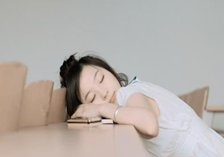 睡覺時手麻是怎么回事？手麻是哪些病的隱患？
