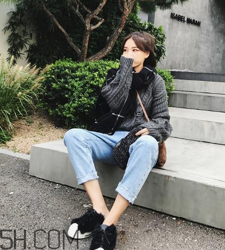 牛仔褲粘上口香糖怎么除掉？牛仔褲上的機油怎么洗掉？